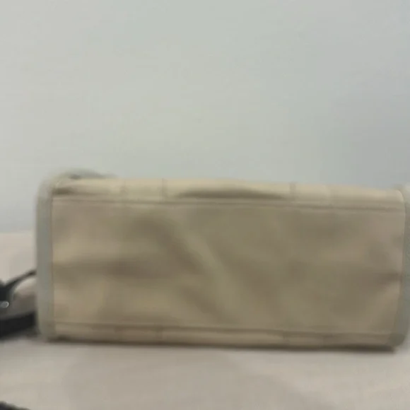 Marc Jacobs The Tote Bag | Like New! - Picture 5 of 8